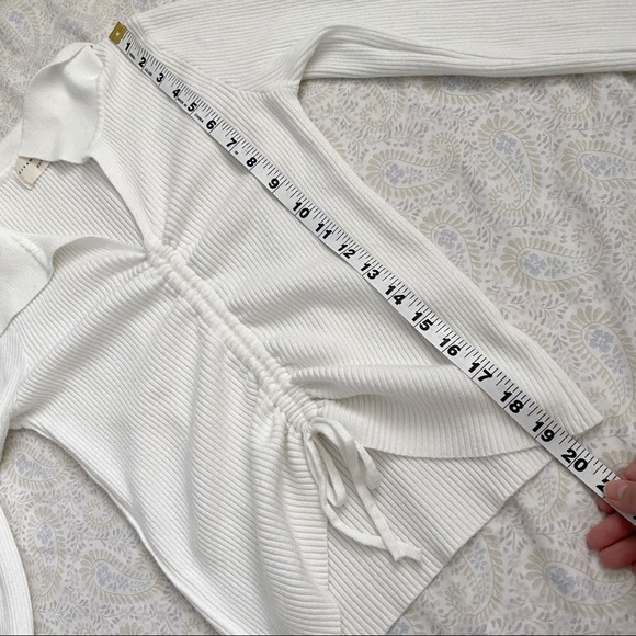 Dreamers by Debut (juniors) ribbed long sleeve scrunch top, white - Picture 6 of 7